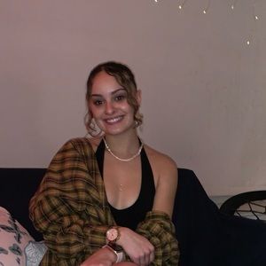 Meet your Posher, Ayla